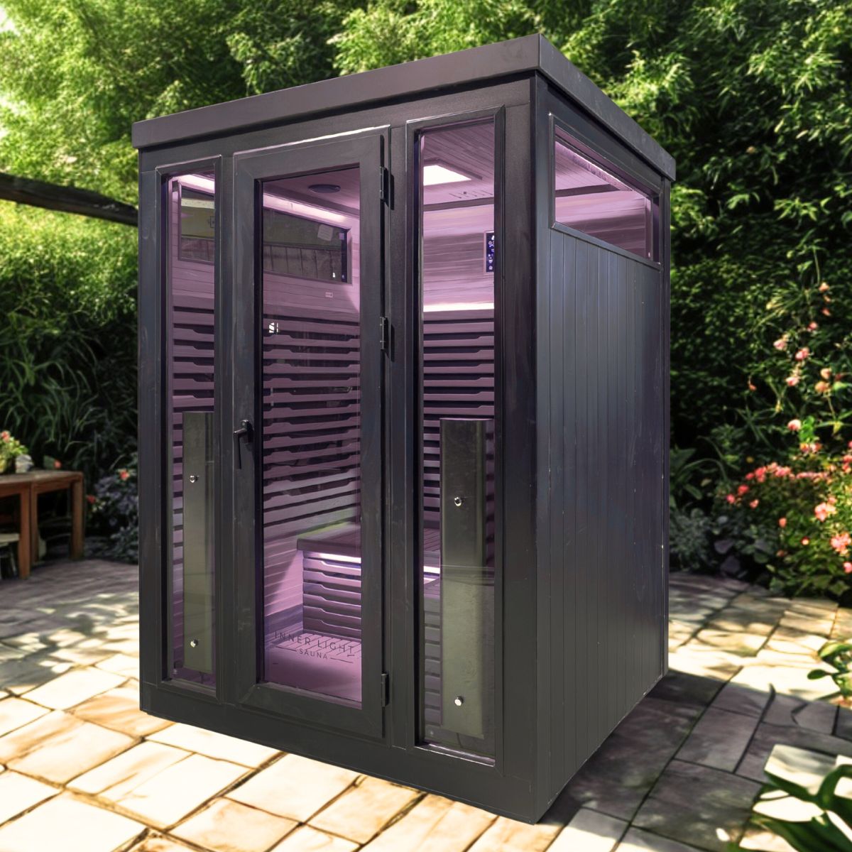 Bella Deluxe 3 in a courtyard